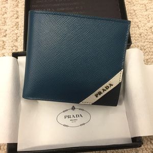 Brand new. Prada Saffiano Leather Bifold Wallet.